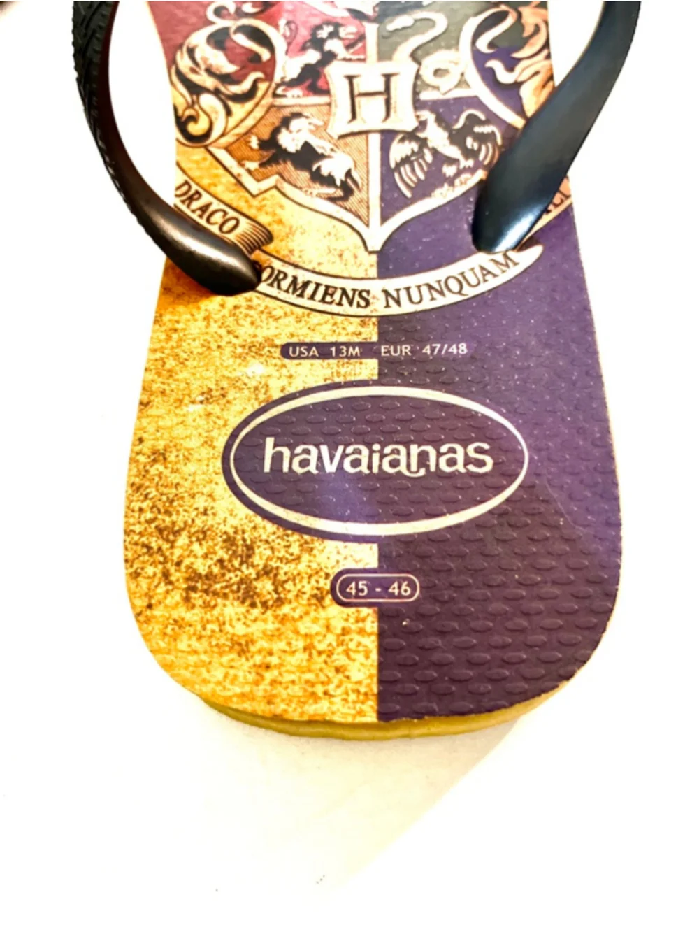 Havaianas Harry Potter Top flip-flops with a crest graphic men size 12-13